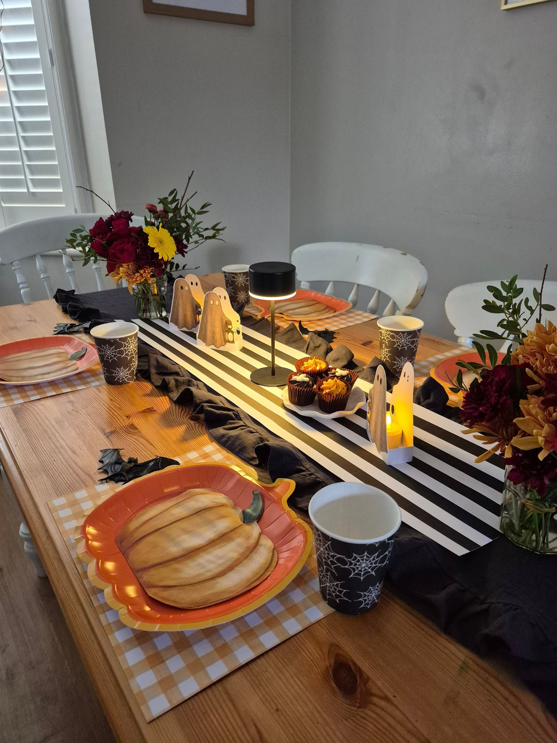 How to set a Table for Halloween
