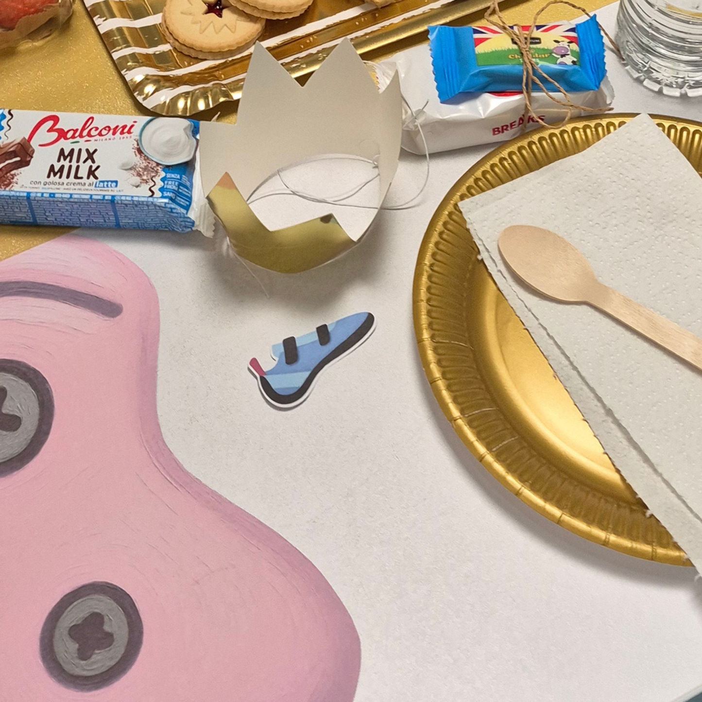 Climbing Shoe and Carabiner Table Confetti