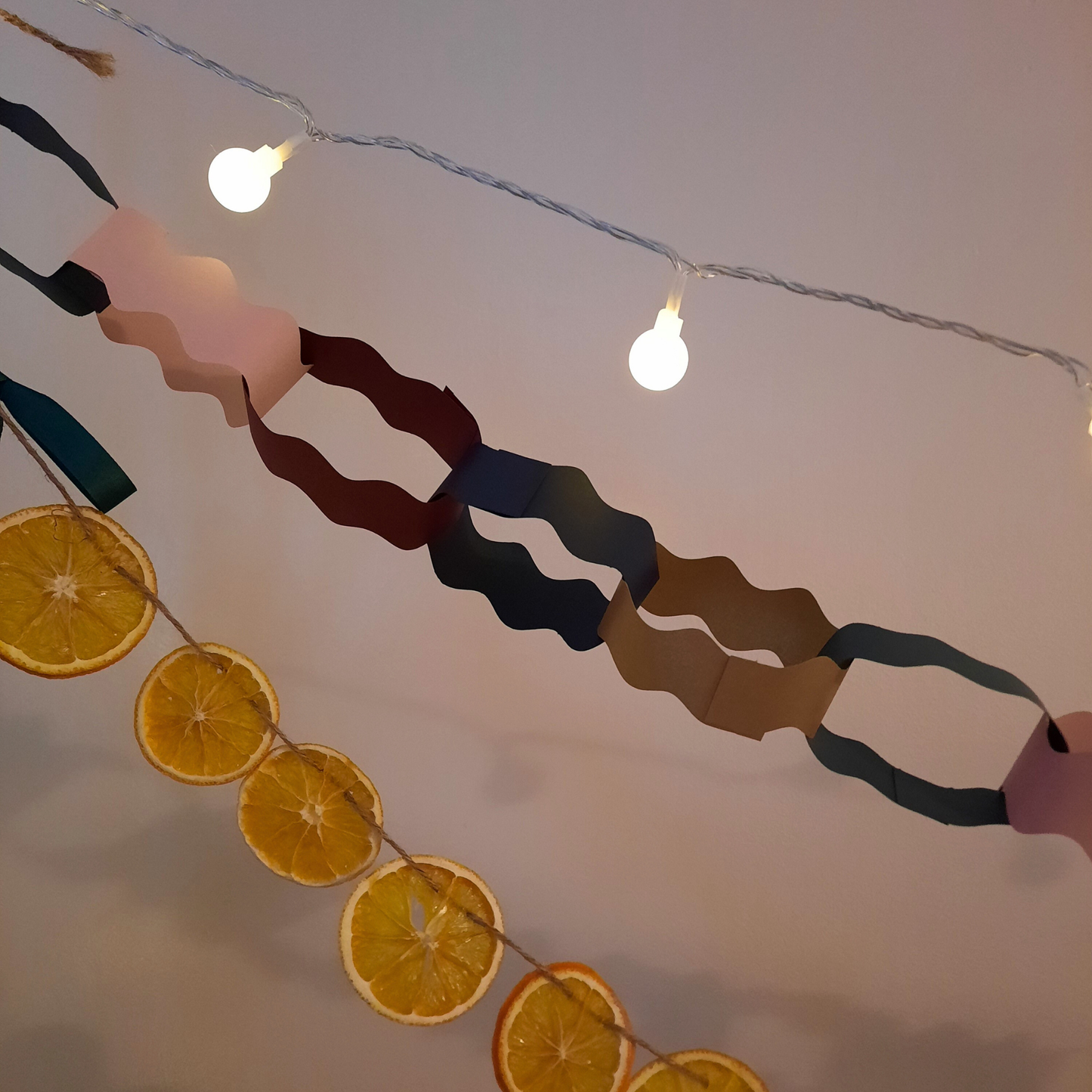 Luxury Scalloped Paper Chain