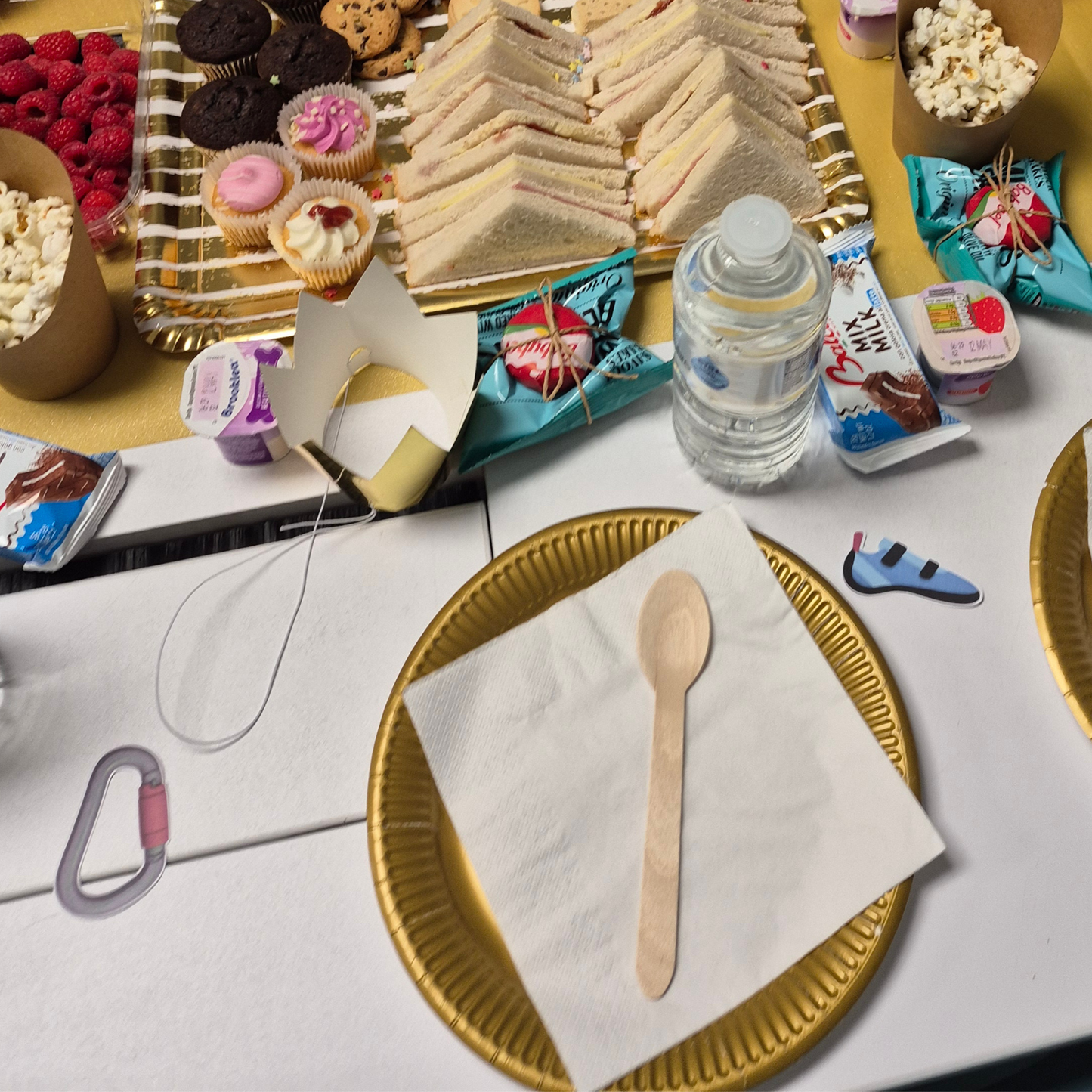 Climbing Shoe and Carabiner Table Confetti